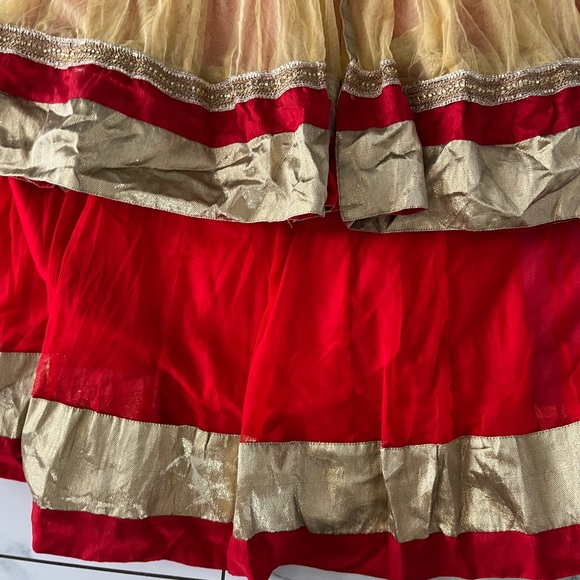 Red and gold Indian Pakistani Punjabi Lehenga - Picture 3 of 6